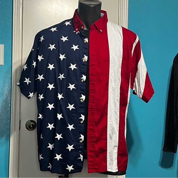 Red, White, & Blue Patrtiotic Themed Button Down Shirt Cotton Traders Sport EUC - Picture 13 of 16
